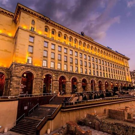 Cozy 1-Bedroom Flat In The Very Center Of София Экстерьер фото