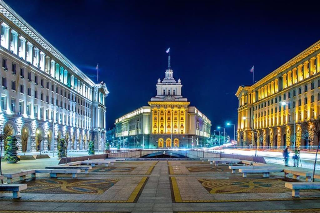 Cozy 1-Bedroom Flat In The Very Center Of София Экстерьер фото