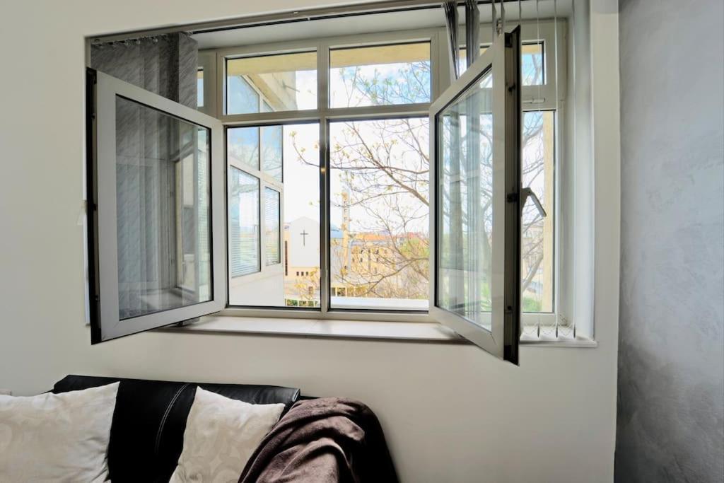 Cozy 1-Bedroom Flat In The Very Center Of София Экстерьер фото